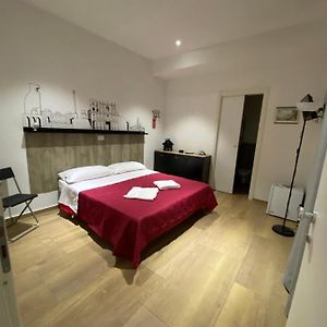 Standard Zimmer mit Kingsize-Bett
